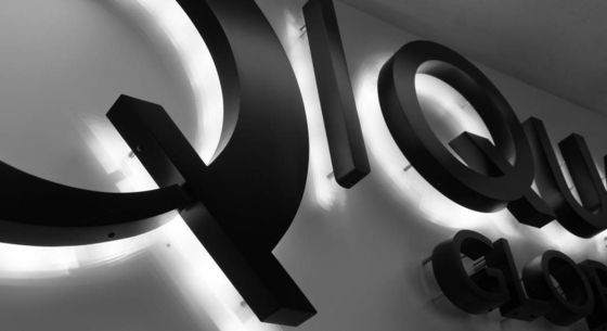Custom Laser Cutting 3D Metal Titanium Wall Logo Signs for Wall-mounted Installation